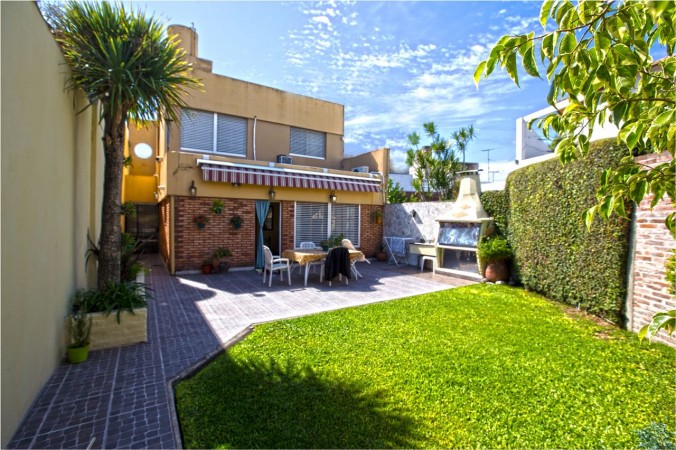 CASA CON DETALLES DE CATEGORIA Y TECNOLOGIA
