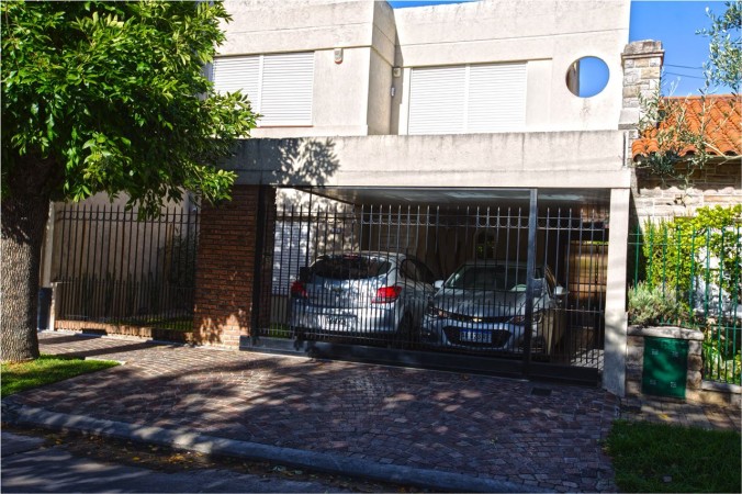 CASA CON DETALLES DE CATEGORIA Y TECNOLOGIA