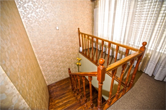 CASA CON DETALLES DE CATEGORIA Y TECNOLOGIA