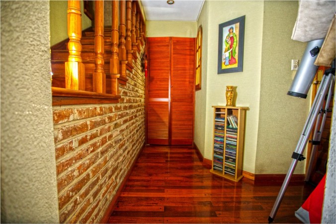 CASA CON DETALLES DE CATEGORIA Y TECNOLOGIA