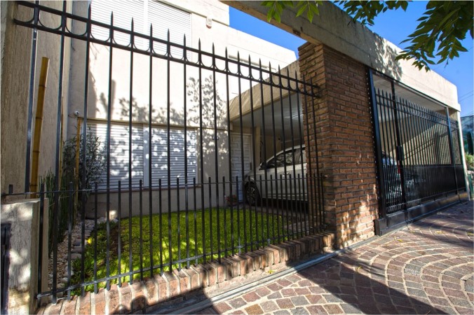 CASA CON DETALLES DE CATEGORIA Y TECNOLOGIA
