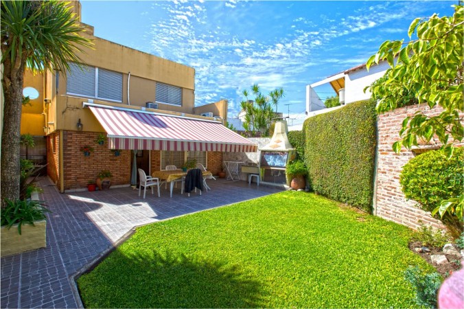 CASA CON DETALLES DE CATEGORIA Y TECNOLOGIA