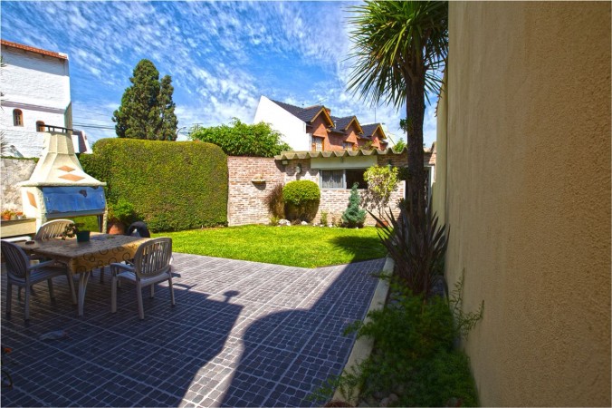 CASA CON DETALLES DE CATEGORIA Y TECNOLOGIA