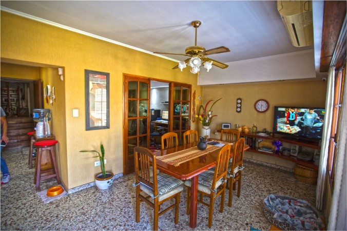 CASA CON DETALLES DE CATEGORIA Y TECNOLOGIA