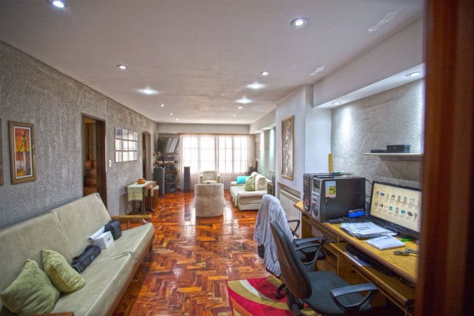 CASA CON DETALLES DE CATEGORIA Y TECNOLOGIA
