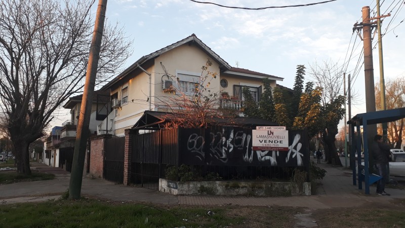Foto Duplex en Venta en Lomas De Zamora, Buenos Aires - U$D 74.999 - pix4761181 - BienesOnLine