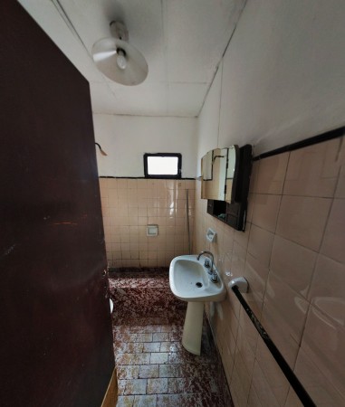 CASA 3 AMBIENTES CON ESTRADA PARA 1 AUTO