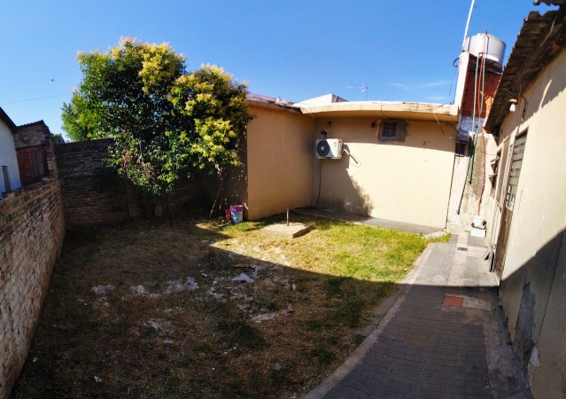 CASA 3 AMBIENTES CON ESTRADA PARA 1 AUTO