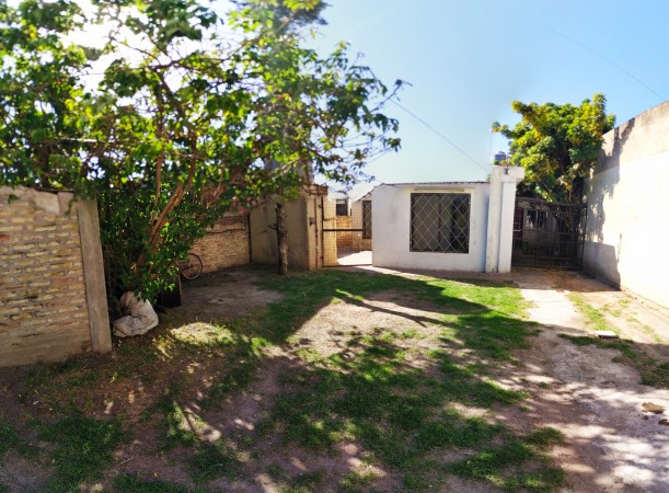 CASA 3 AMBIENTES CON ESTRADA PARA 1 AUTO