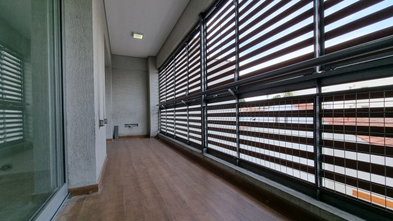 2 amb. CON COCHERA APTO PROFESIONAL, COMERCIAL o VIVIENDA