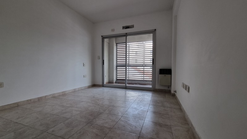 2 amb. CON COCHERA APTO PROFESIONAL, COMERCIAL o VIVIENDA