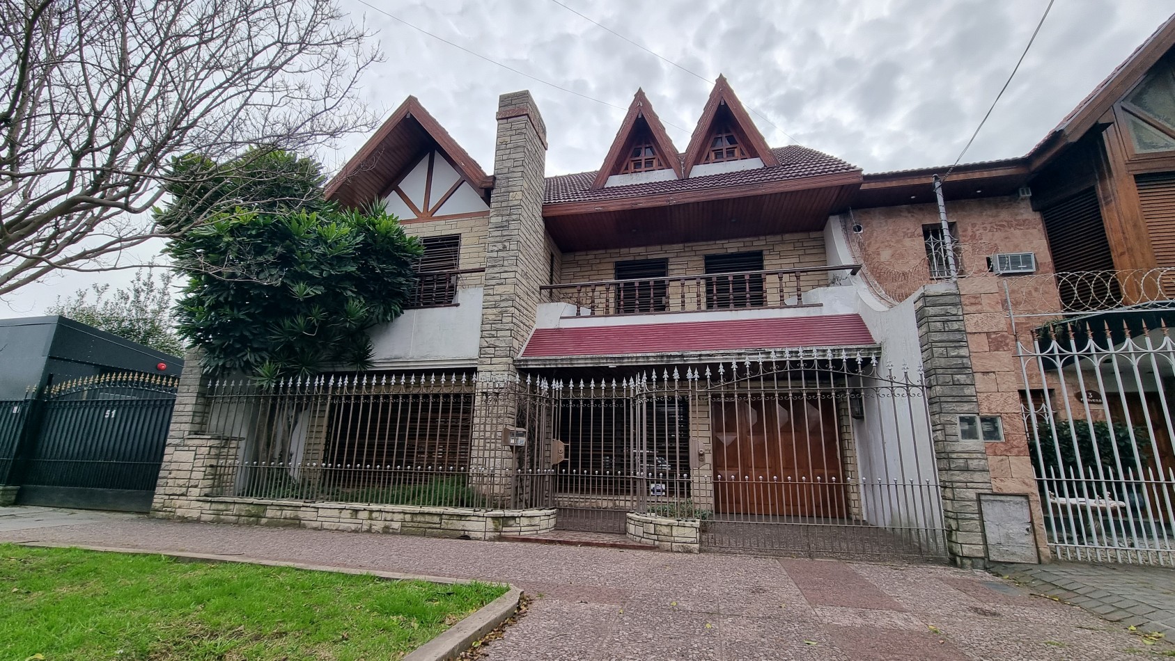 CHALET EN 3 PLANTAS