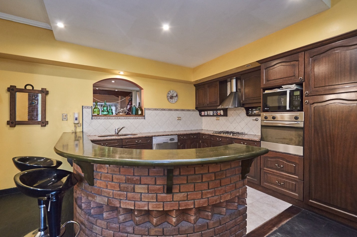 CHALET 4 AMB. CON PILETA Y PLAYROOM (PRECIO CHARLABLE)