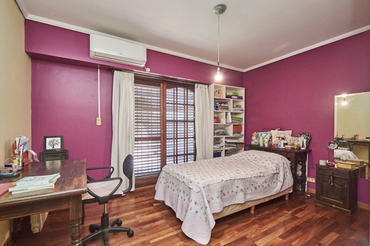 CHALET 4 AMB. CON PILETA Y PLAYROOM (PRECIO CHARLABLE)