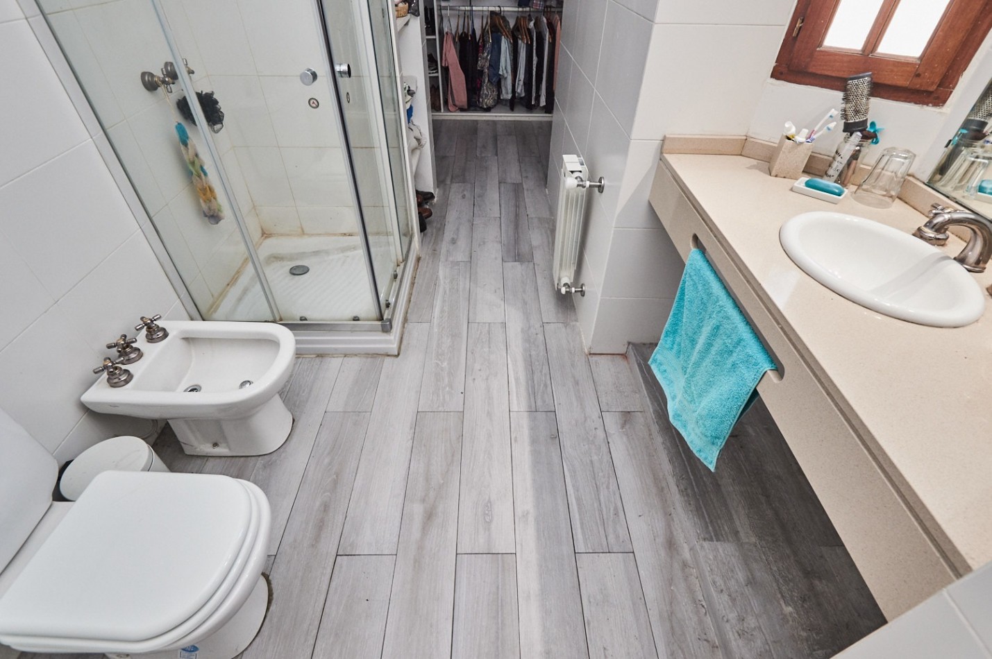 CHALET 4 AMB. CON PILETA Y PLAYROOM (PRECIO CHARLABLE)