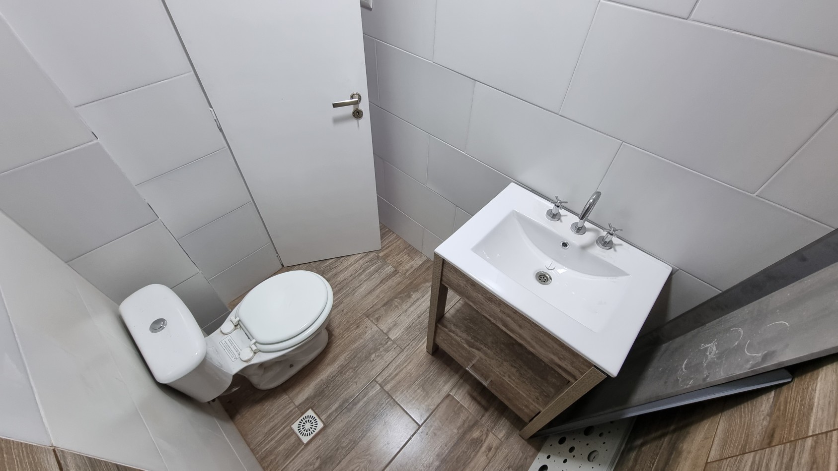 DUPLEX 3 AMBIENTES CON ENTRADA DE AUTO 