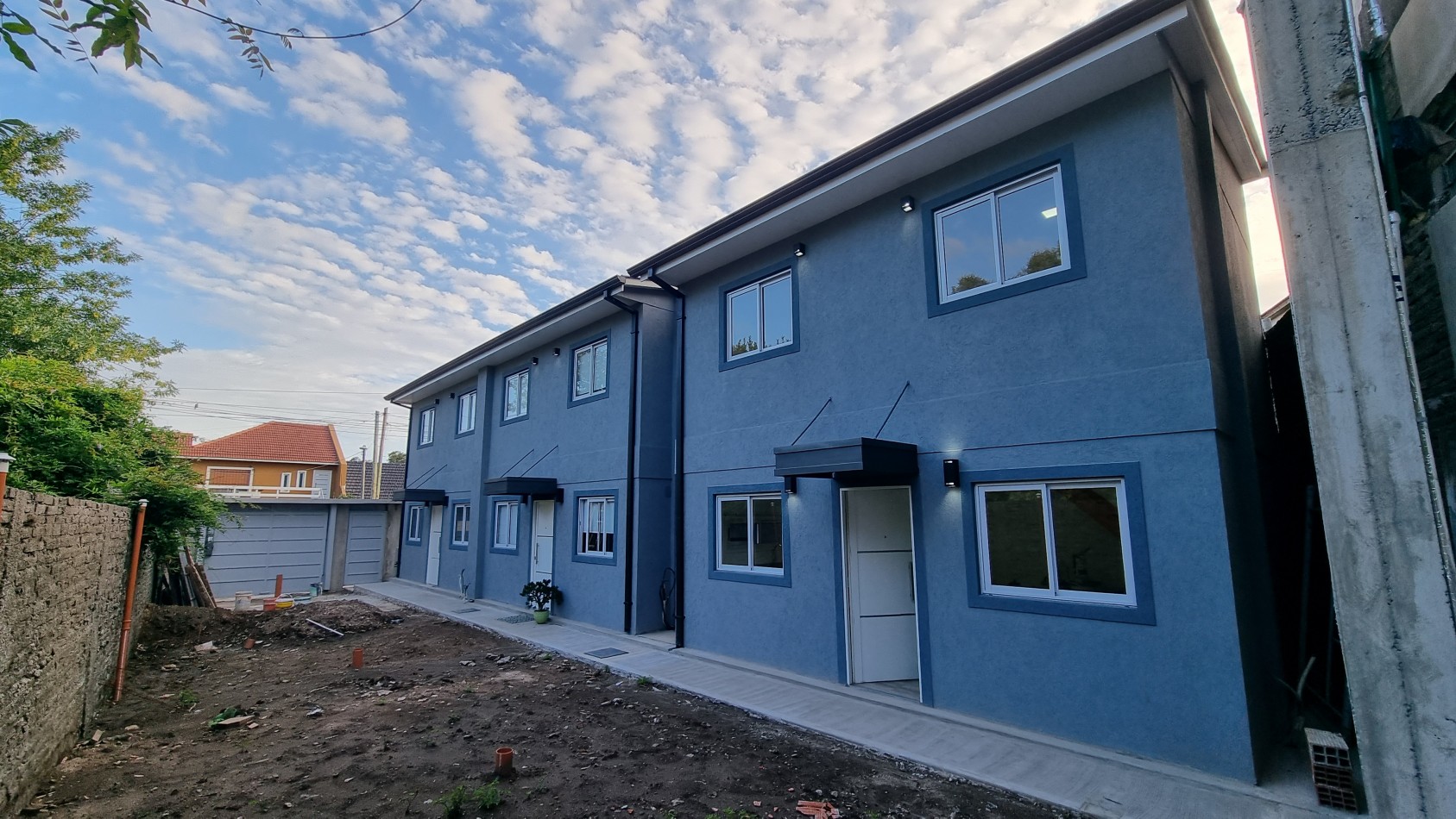 DUPLEX 3 AMBIENTES CON ENTRADA DE AUTO 