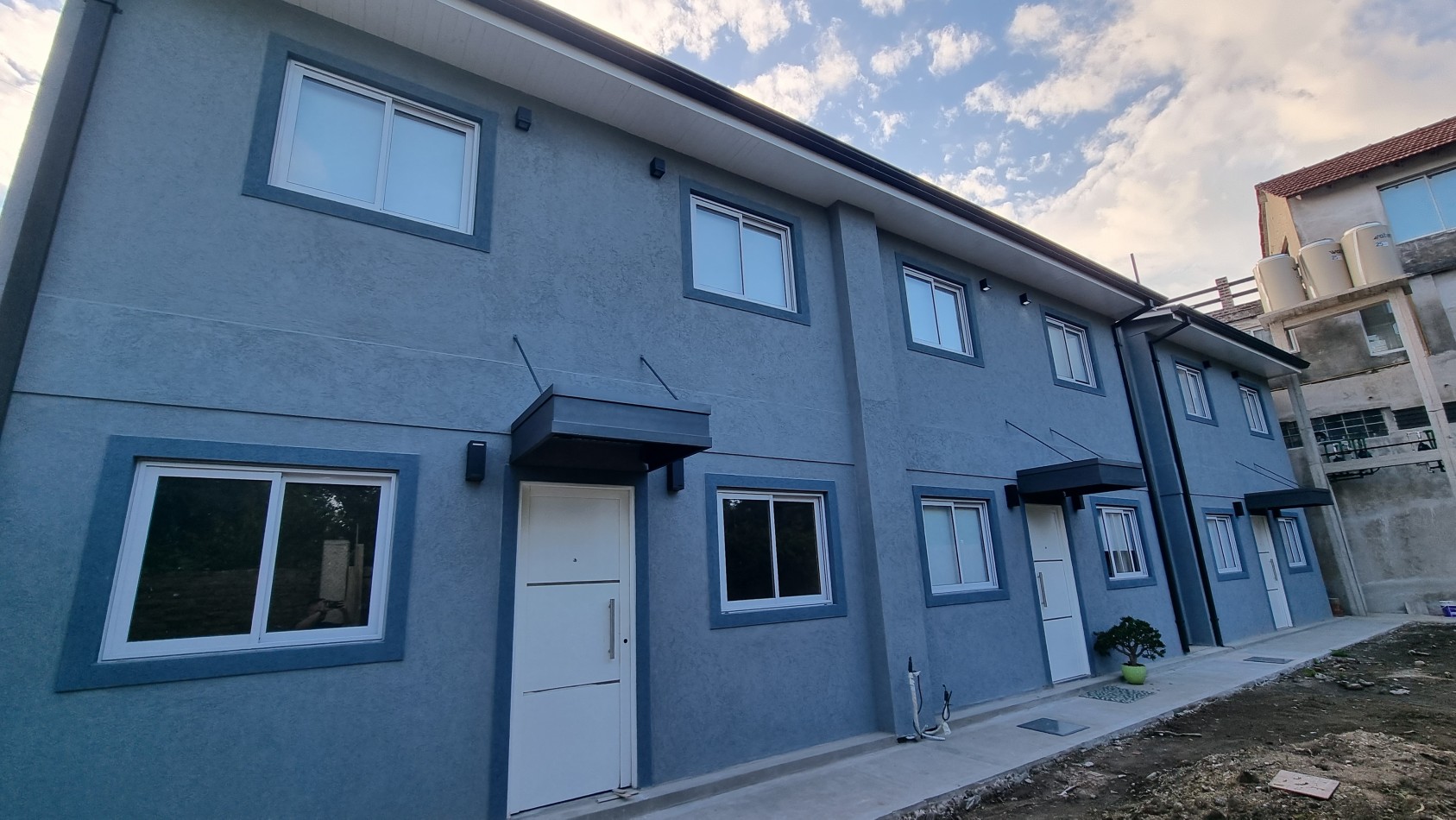 DUPLEX 3 AMBIENTES CON ENTRADA DE AUTO 