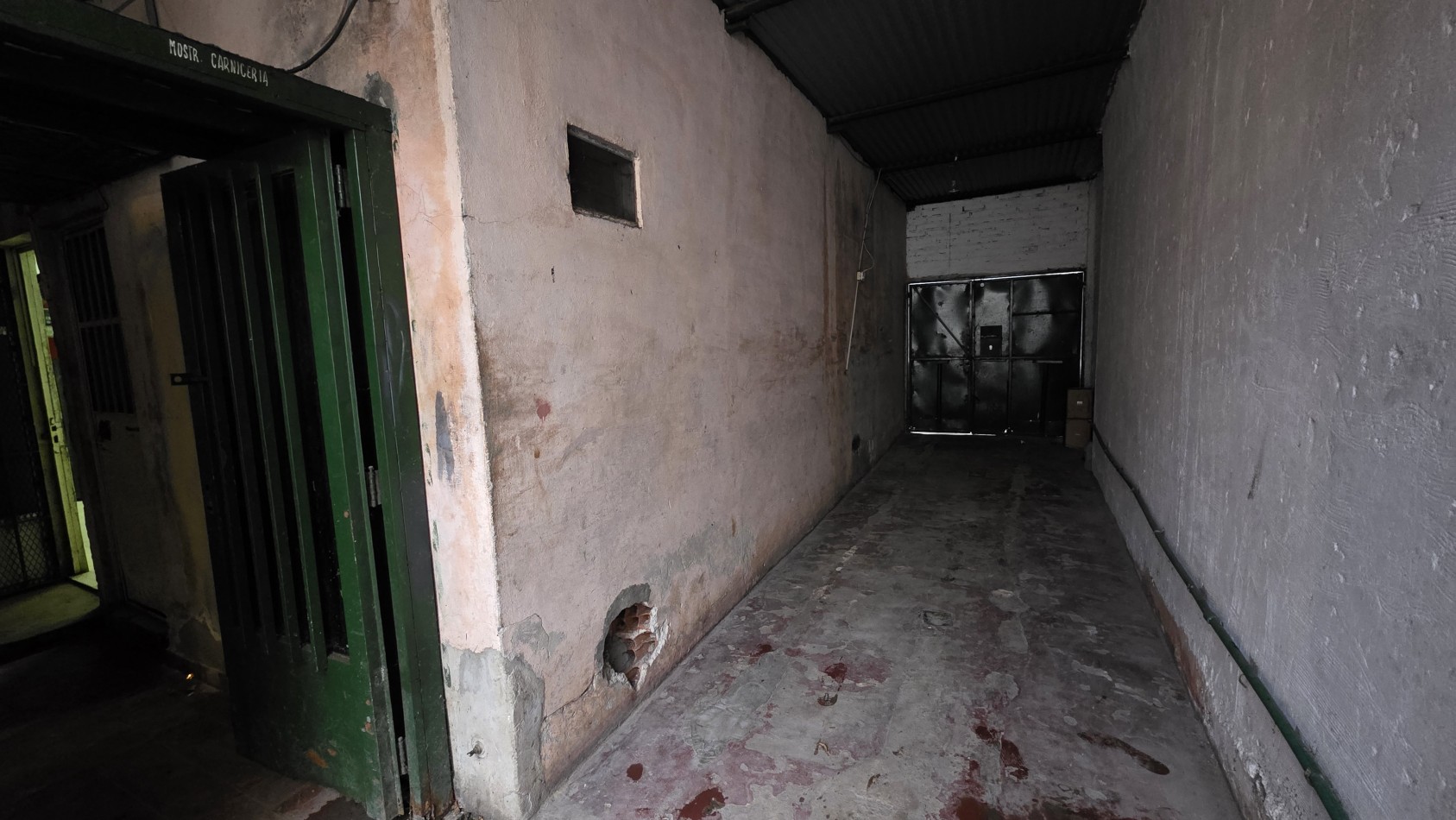 LOCAL COMERCIAL CON DOBLE VIDRIERA Y DEPOSITO