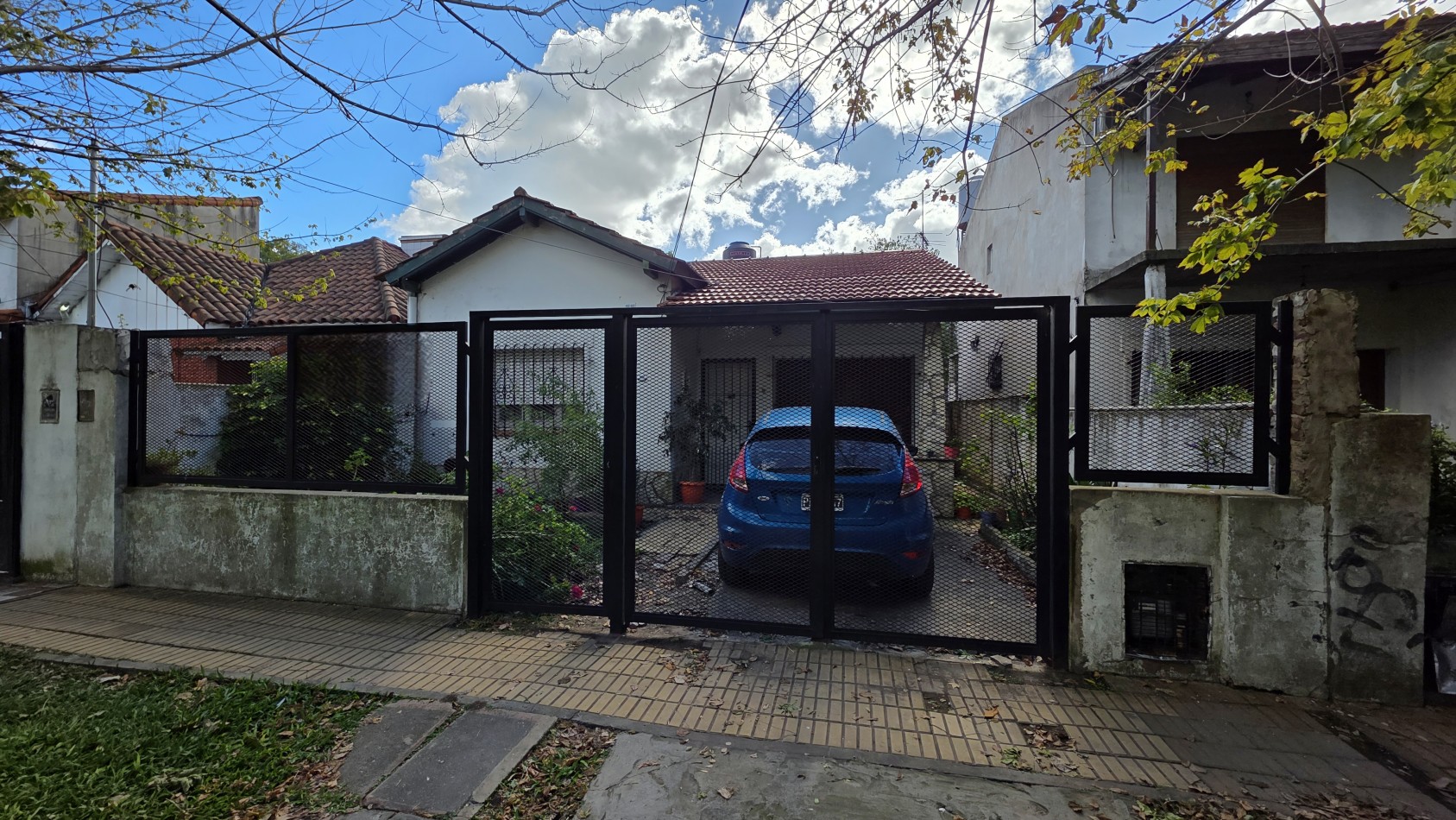 CASA MUY BUEN BARRIO