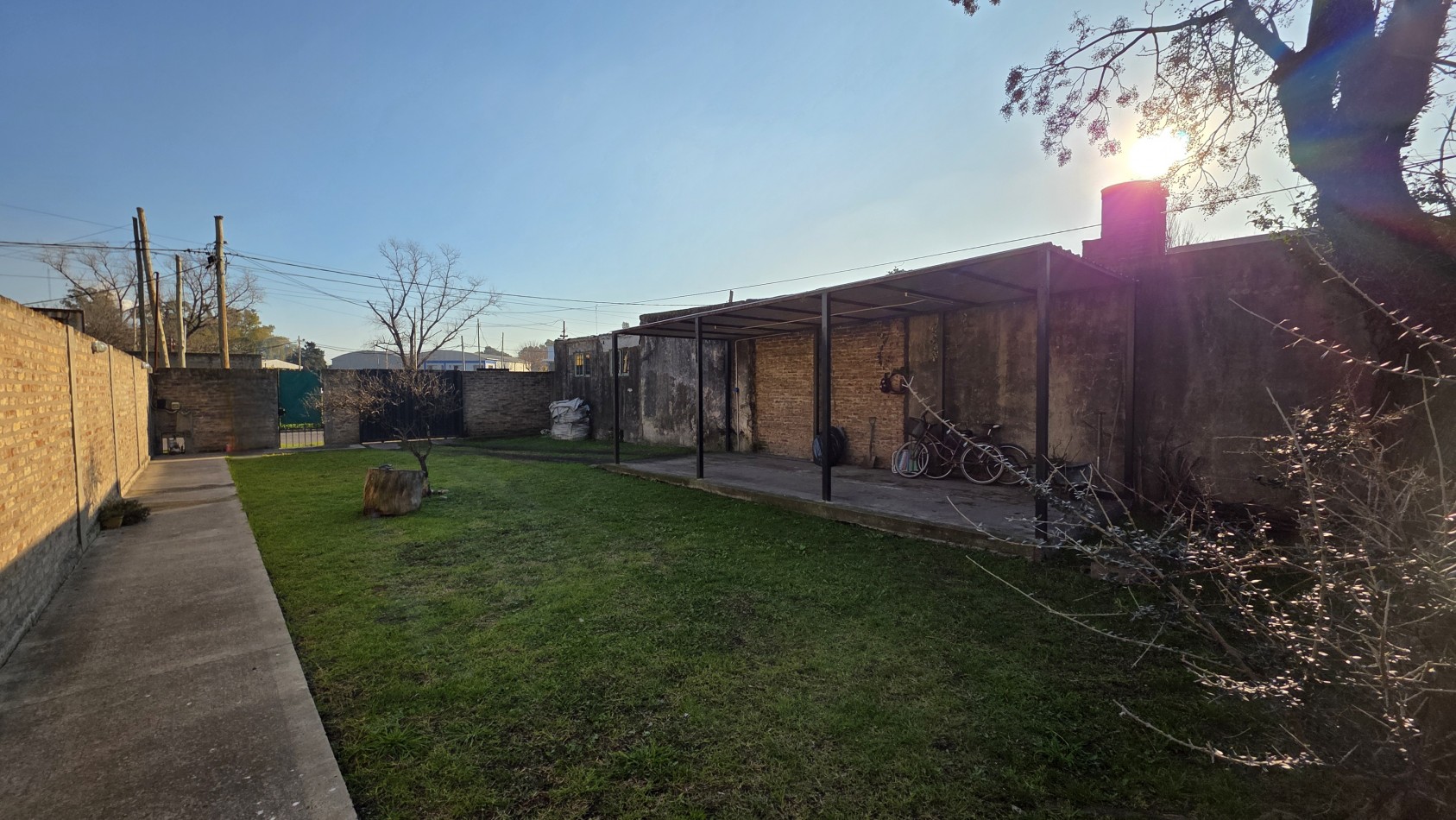 CASA CON PARQUE Y POSIBILIDAD DE FINANCIACION