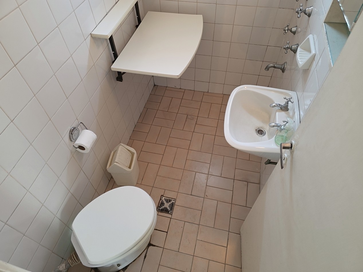 CASA O CONSULTORIO EN EXCELENTE UBICACION