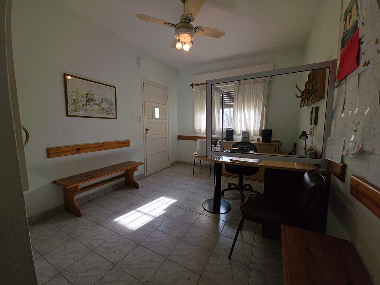 CASA O CONSULTORIO EN EXCELENTE UBICACION