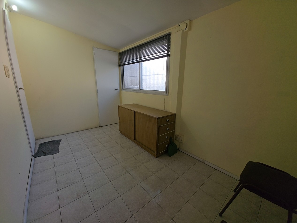 CASA O CONSULTORIO EN EXCELENTE UBICACION
