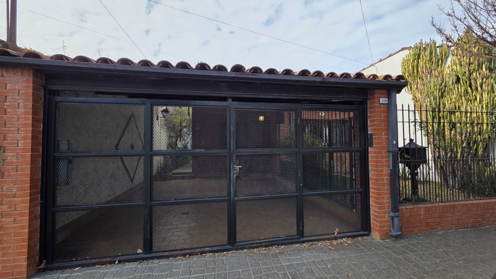 CASA CON JARDIN, PISCINA Y QUINCHO