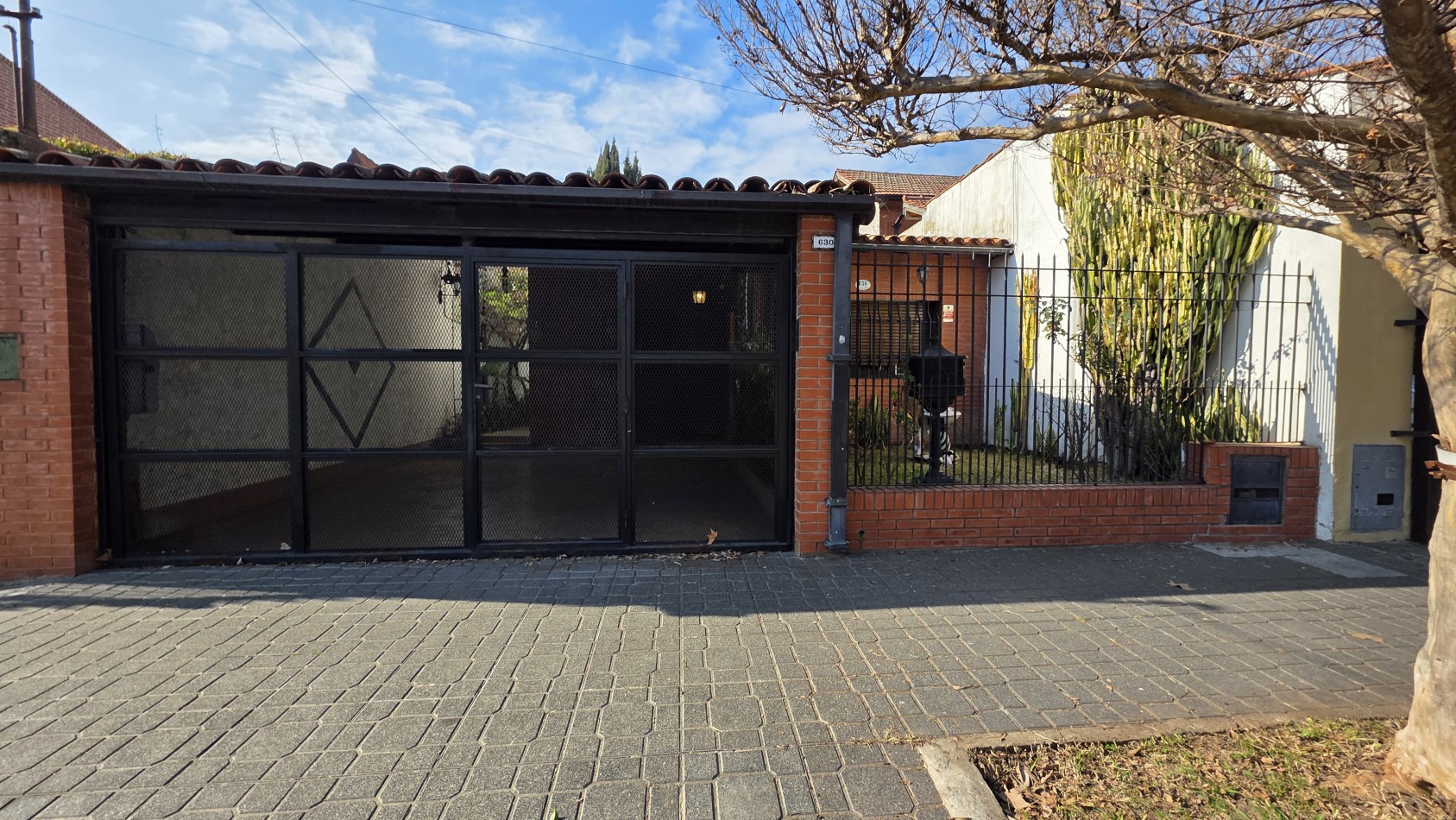 CASA CON JARDIN, PISCINA Y QUINCHO
