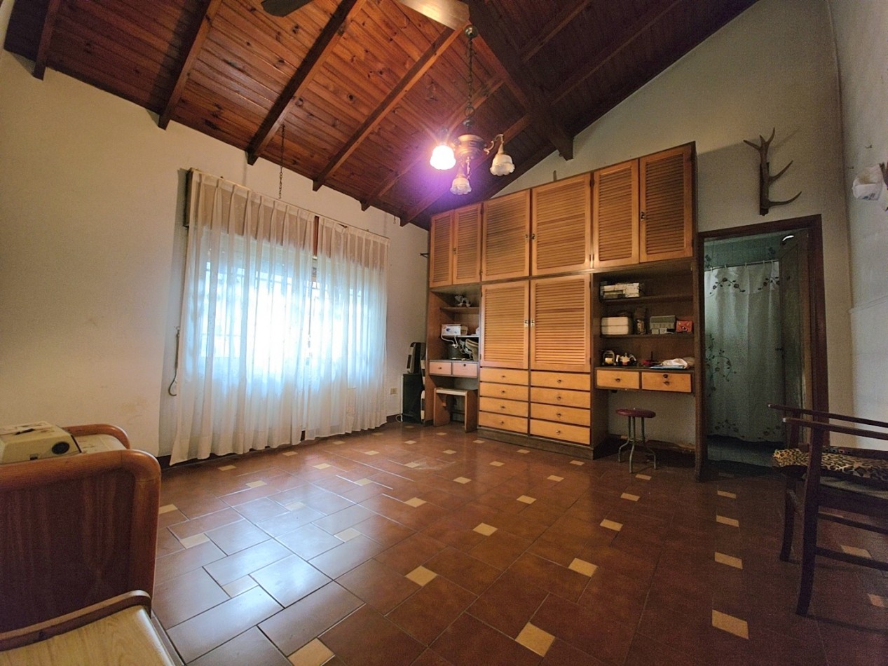 CASA CON JARDIN, PISCINA Y QUINCHO