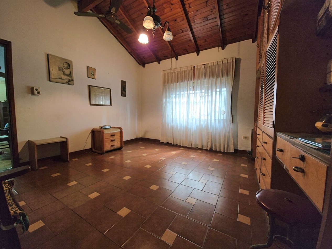 CASA CON JARDIN, PISCINA Y QUINCHO