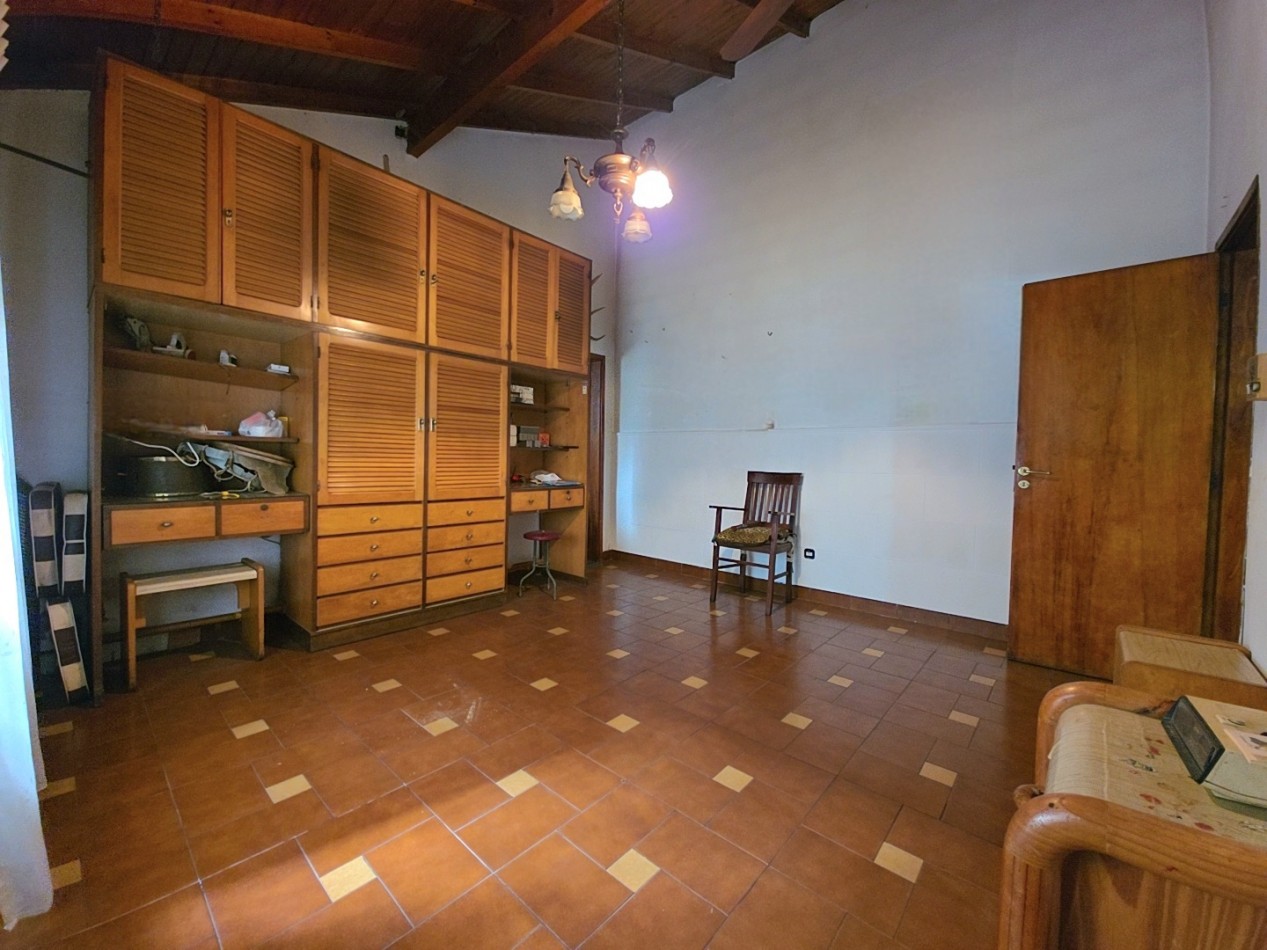 CASA CON JARDIN, PISCINA Y QUINCHO