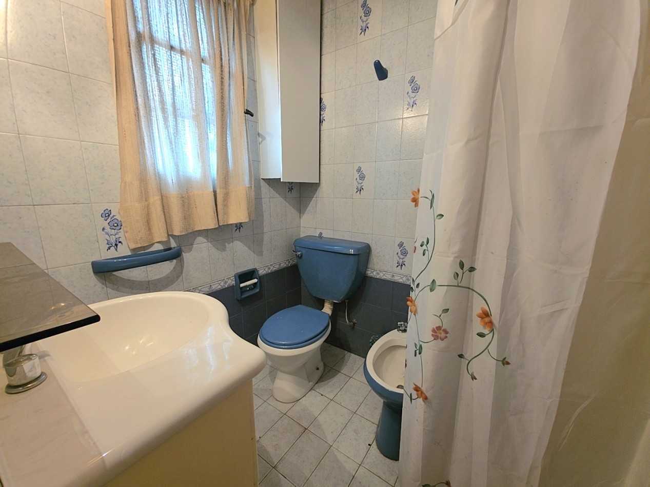 CASA CON JARDIN, PISCINA Y QUINCHO