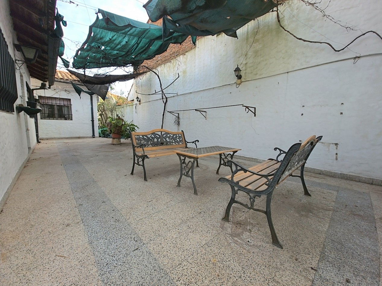 CASA CON JARDIN, PISCINA Y QUINCHO