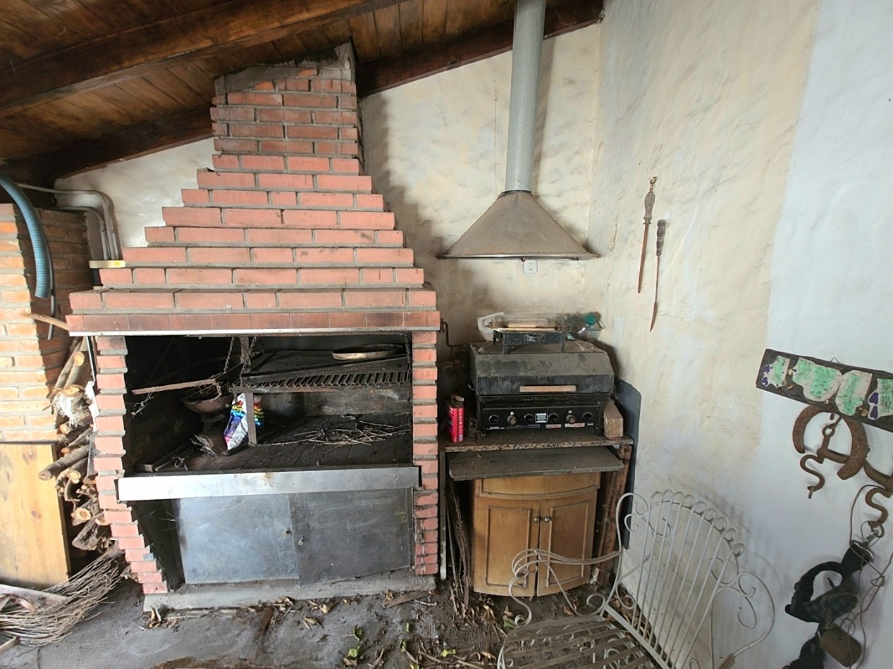 CASA CON JARDIN, PISCINA Y QUINCHO