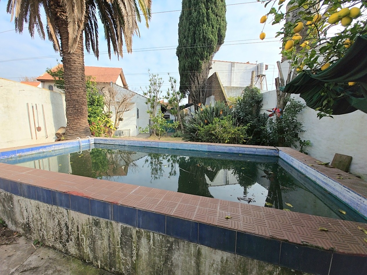 CASA CON JARDIN, PISCINA Y QUINCHO