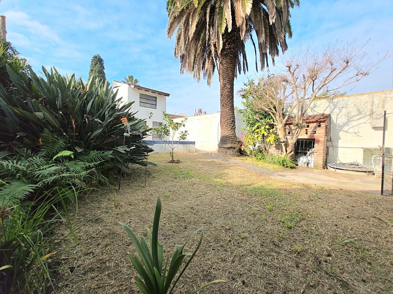 CASA CON JARDIN, PISCINA Y QUINCHO