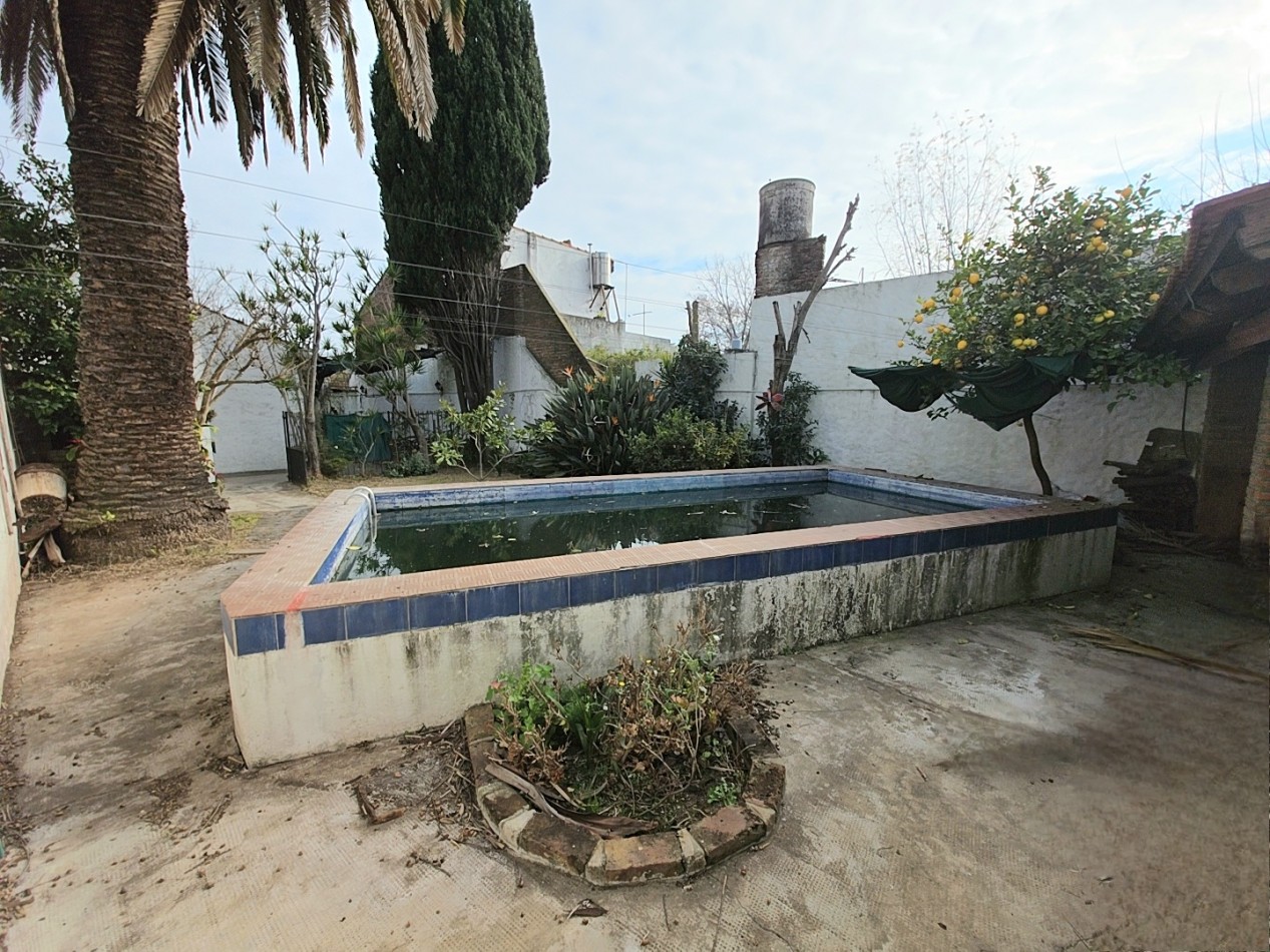 CASA CON JARDIN, PISCINA Y QUINCHO