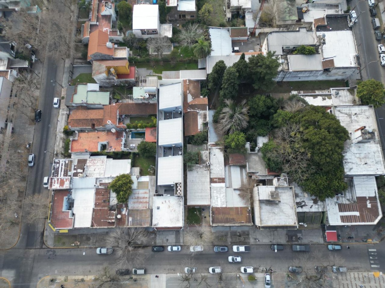 LOTE CON PROPIEDAD A DEMOLER
