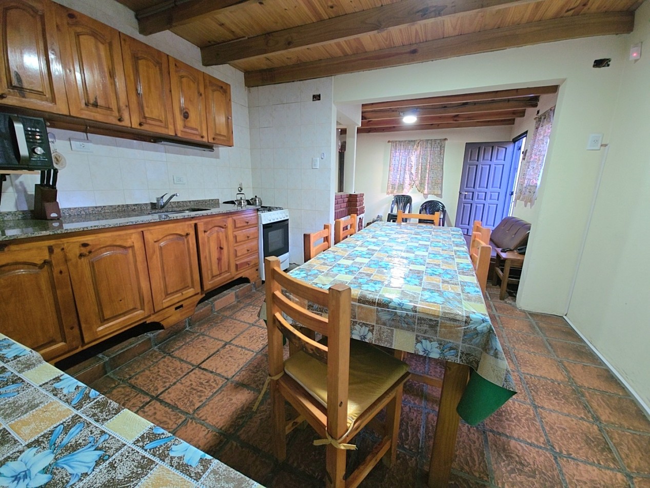 CASA EN 2 PLANTAS 5 AMBIENTES
