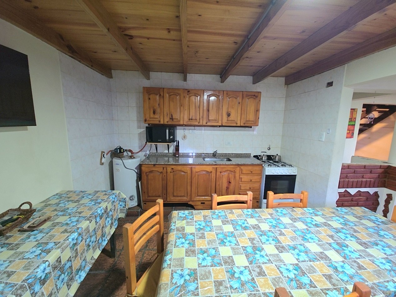 CASA EN 2 PLANTAS 5 AMBIENTES