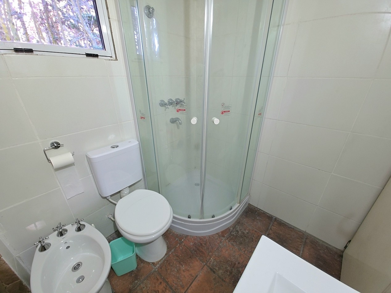 CASA EN 2 PLANTAS 5 AMBIENTES