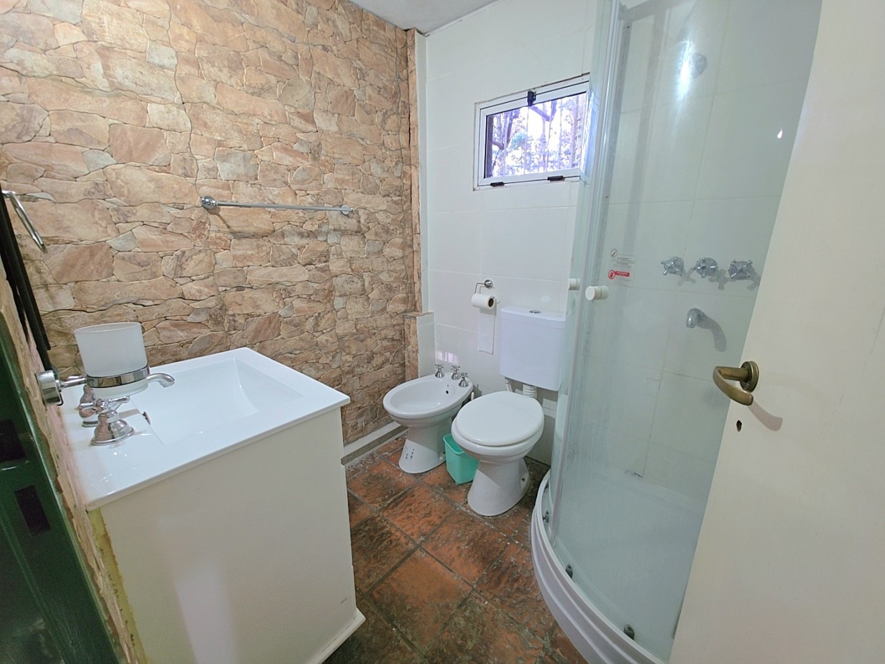 CASA EN 2 PLANTAS 5 AMBIENTES