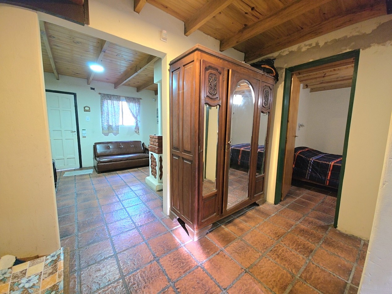 CASA EN 2 PLANTAS 5 AMBIENTES