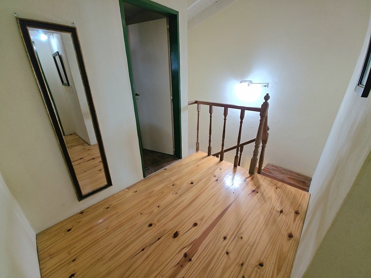 CASA EN 2 PLANTAS 5 AMBIENTES