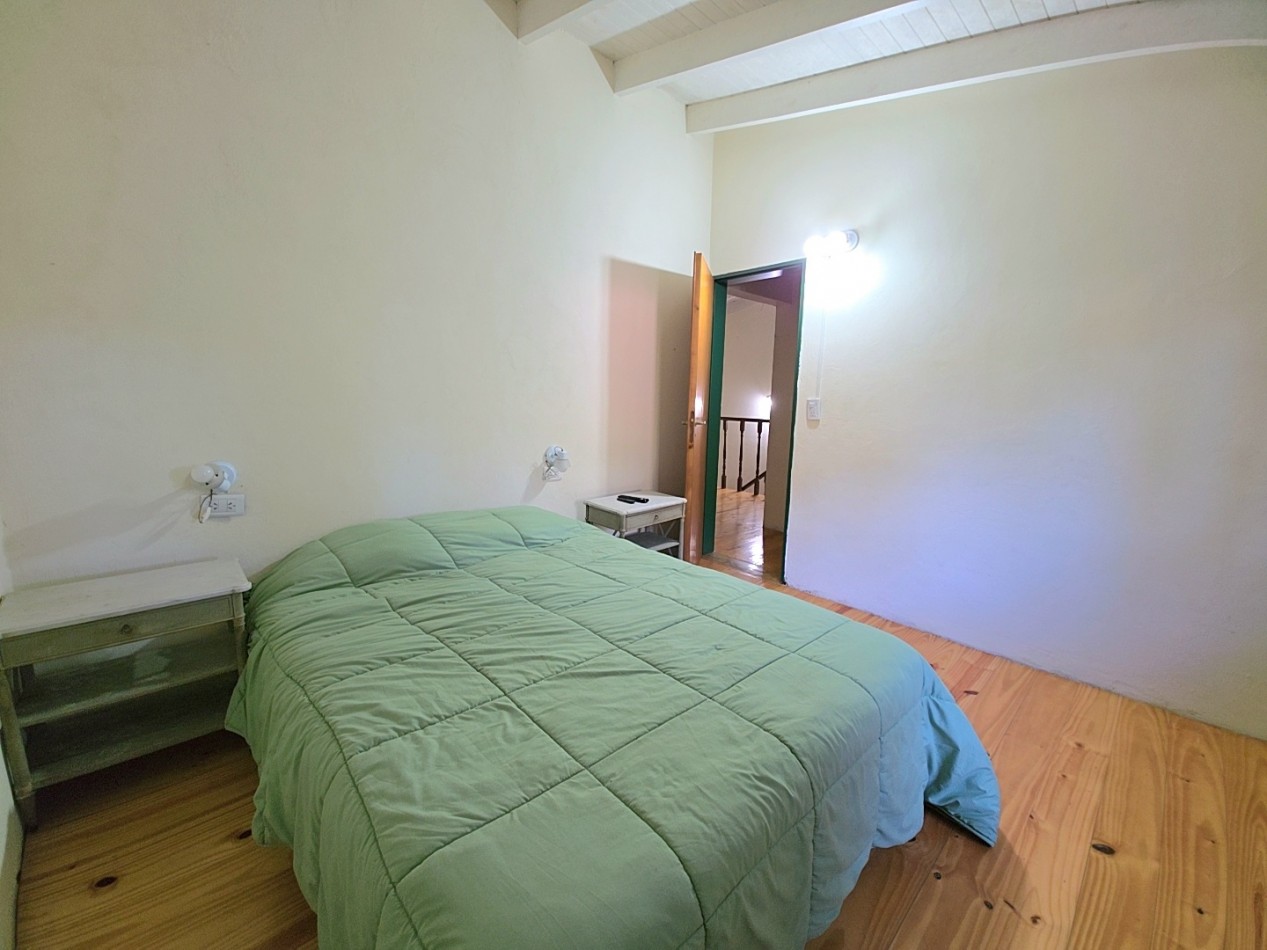 CASA EN 2 PLANTAS 5 AMBIENTES
