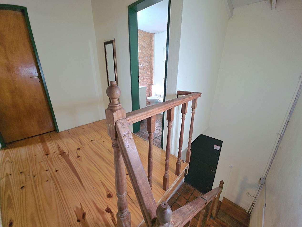 CASA EN 2 PLANTAS 5 AMBIENTES