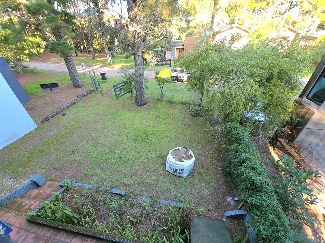 CASA EN 2 PLANTAS 5 AMBIENTES