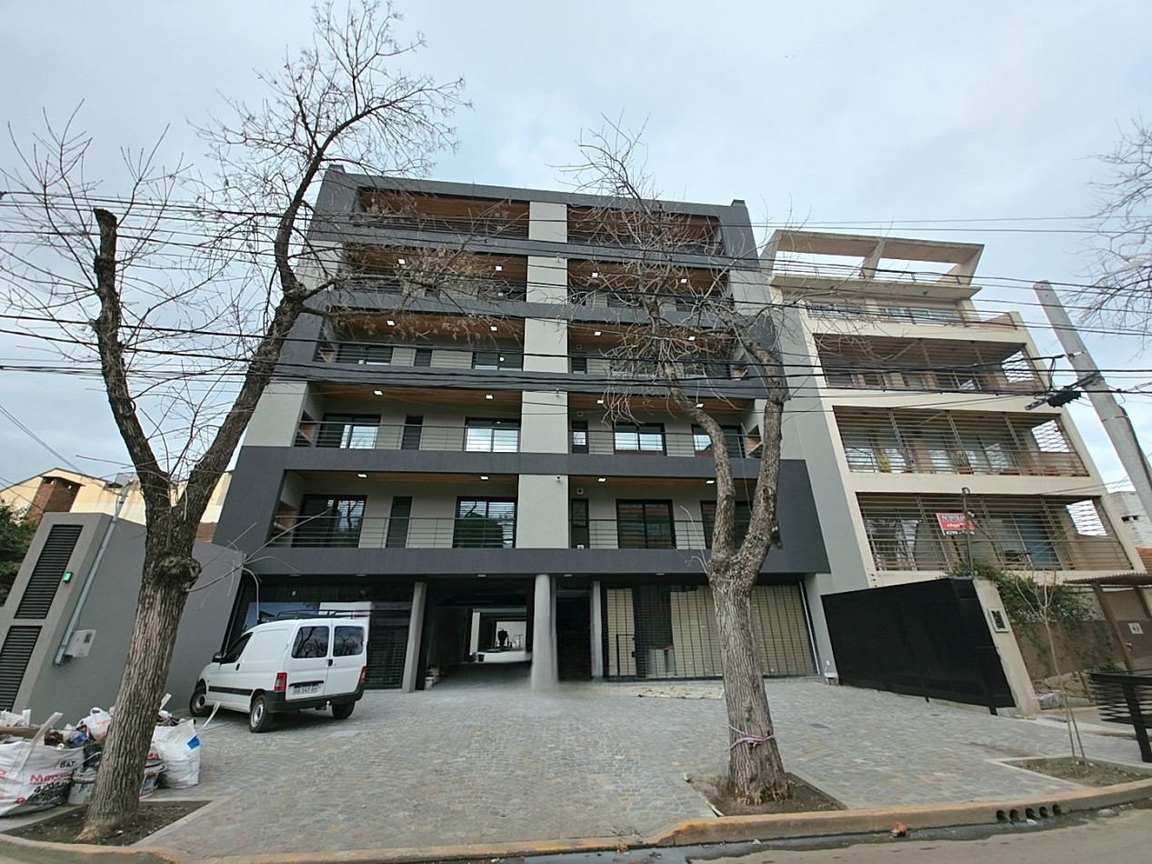 DEPARTAMENTO DE CATEGORIA CON COCHERA A ESTRENAR